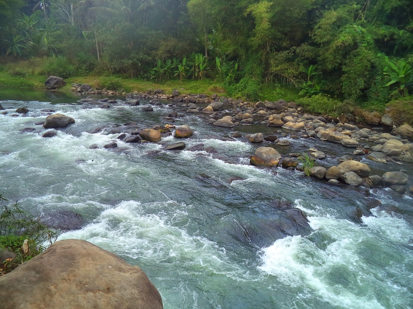 Sungai Deras: Pengertian, Ciri-Ciri, Fungsi, Manfaat Ekonomi, Ekologi, Budaya