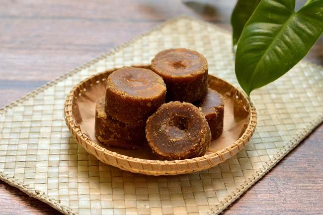 Gula Merah Organik: Proses Produksi Tradisional, Manfaat Kesehatan, Perbedaan dengan Gula Putih, Potensi Pasar, dan Peluang Bisnis Berkelanjutan