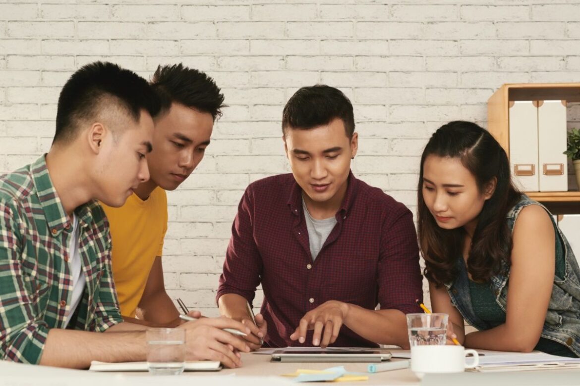 Hak dan Kewajiban Pegawai dalam Lingkungan Kerja: Pengertian, Jenis, Contoh, dan Pentingnya Pemahaman untuk Meningkatkan Profesionalisme serta Tanggung Jawab di Dunia Kerja Modern