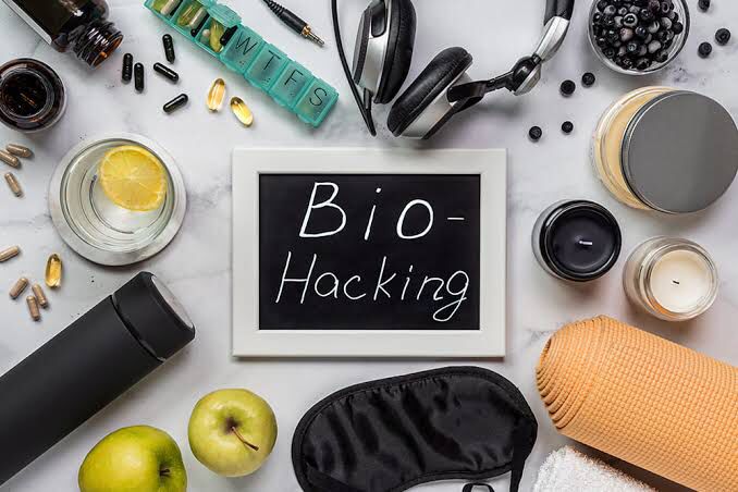 Nutrisi Optimal dalam Biohacking: Panduan Pola Makan Seimbang, Superfood, Protein Berkualitas, Lemak Sehat, Serat, Mikronutrien, Suplemen, dan Strategi Modern untuk Energi, Fokus, Kesehatan, serta Performa Tubuh yang Maksimal